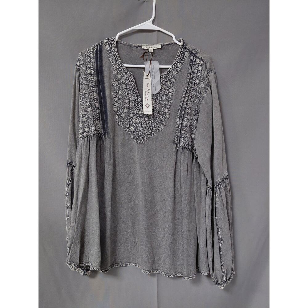 NWT Solitaire Gray Embroidered Beaded V-Neck Blouse Women Size XL - Picture 3 of 10